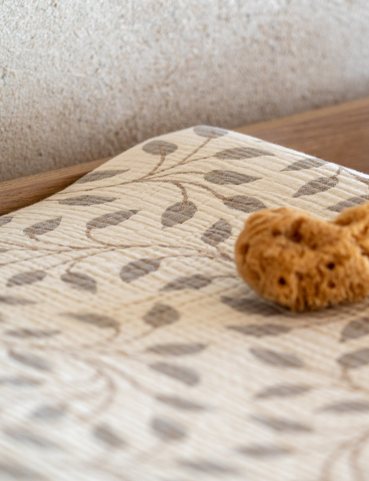Quax Leaf reversible changing mat cover
