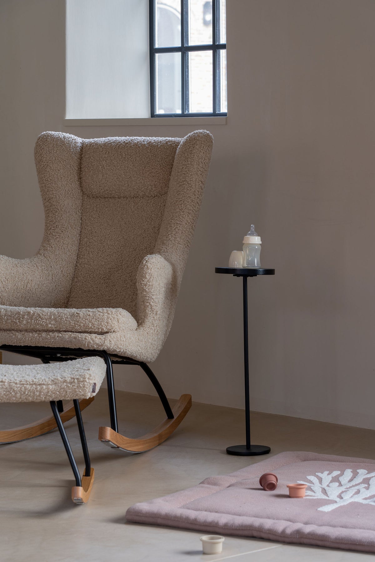 Quax side table for chair
