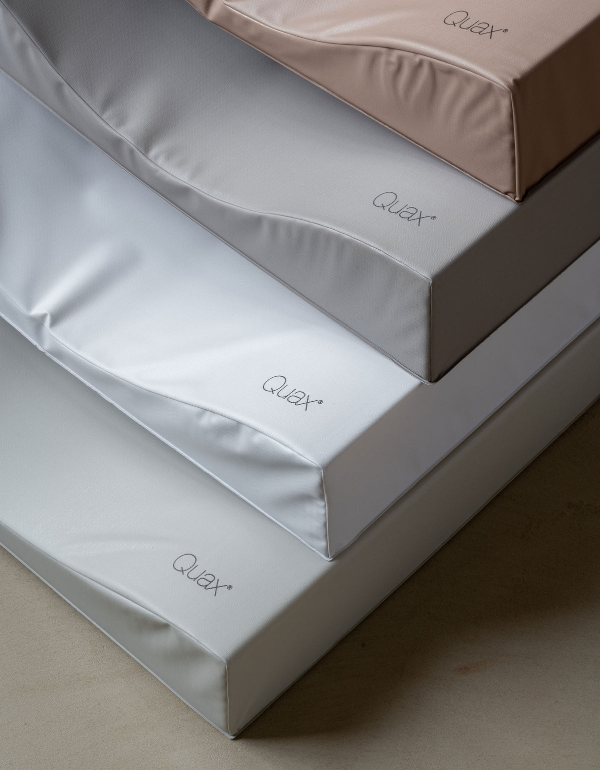 Quax changing mat Wave