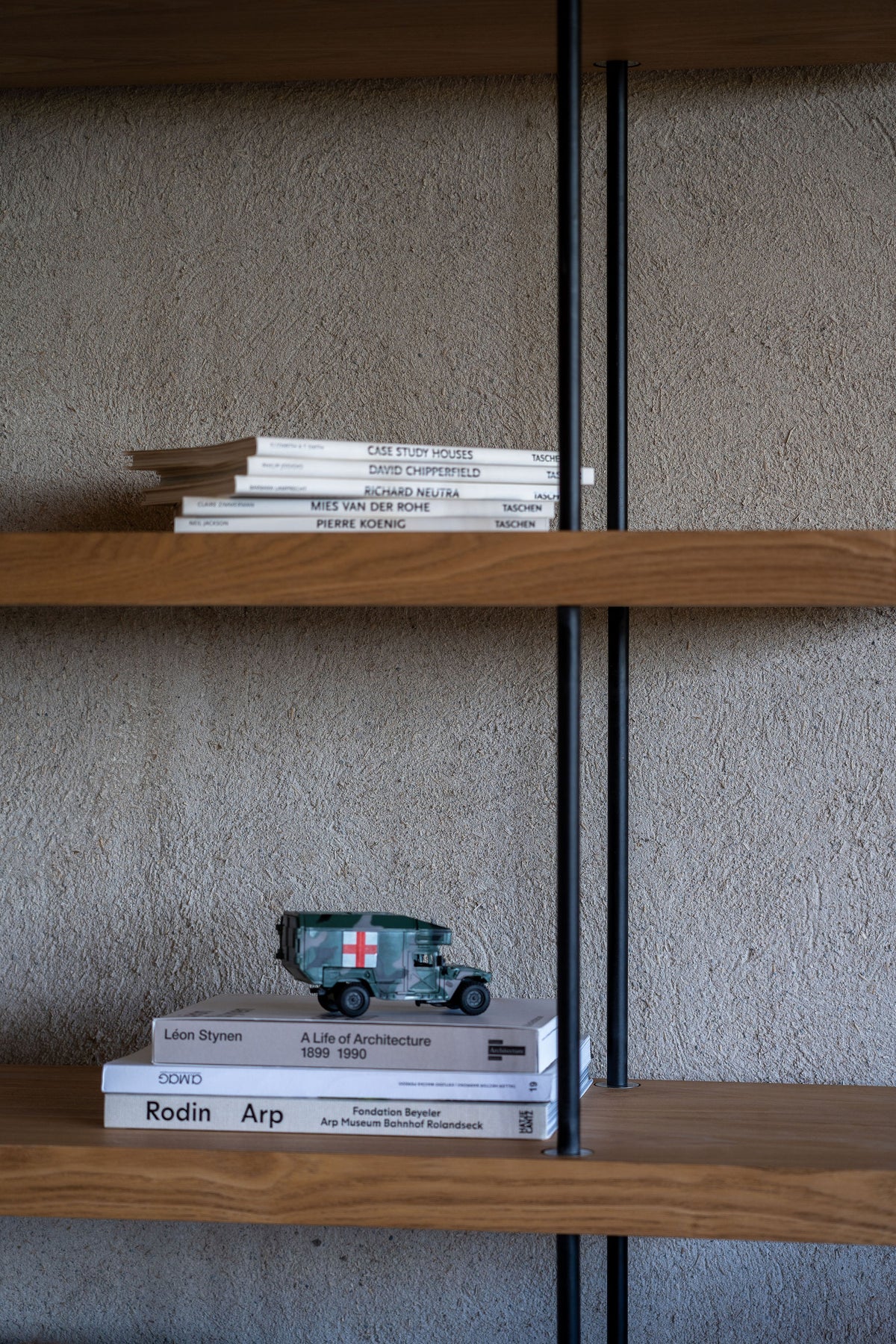 Quax Hai No Ki bookshelf