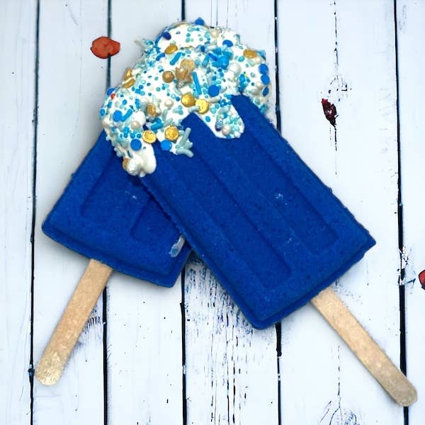 Calla-Lily-Cosmetics_Popsicle-Badekugel-Blau_1.jpg