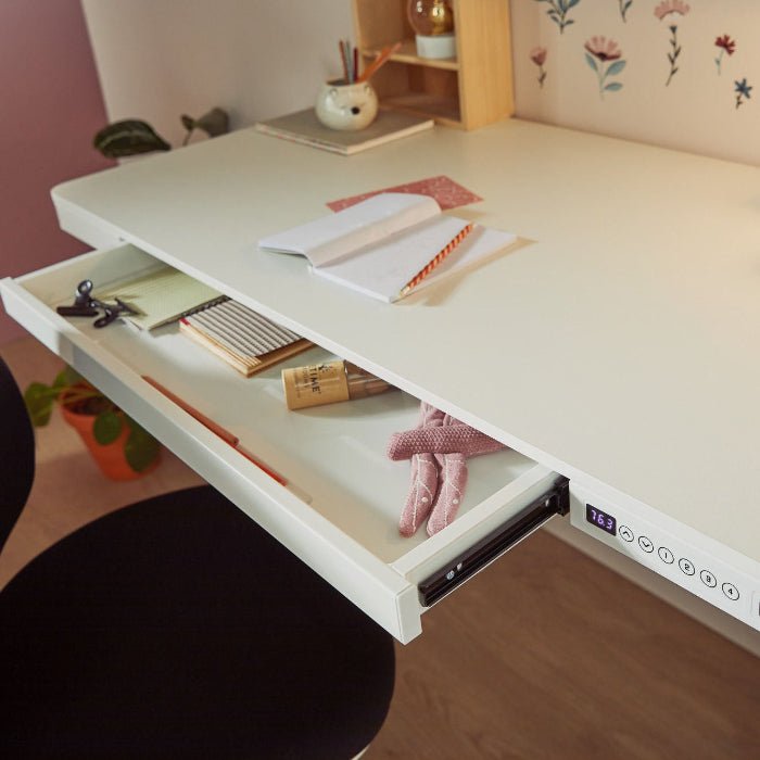 Lifetime Kidsrooms Electrically adjustable desk with drawer and USB - RISE White