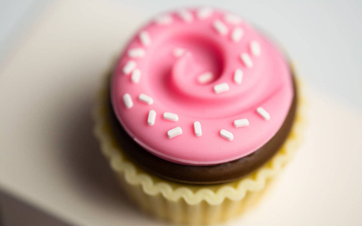Candylab Toys cupcake van