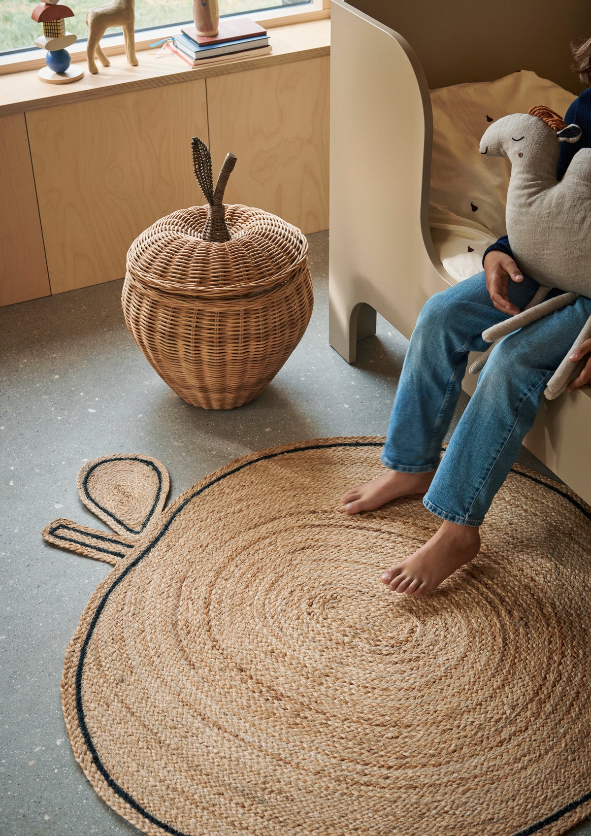 Ferm Living Apple woven storage basket - Large - Natural