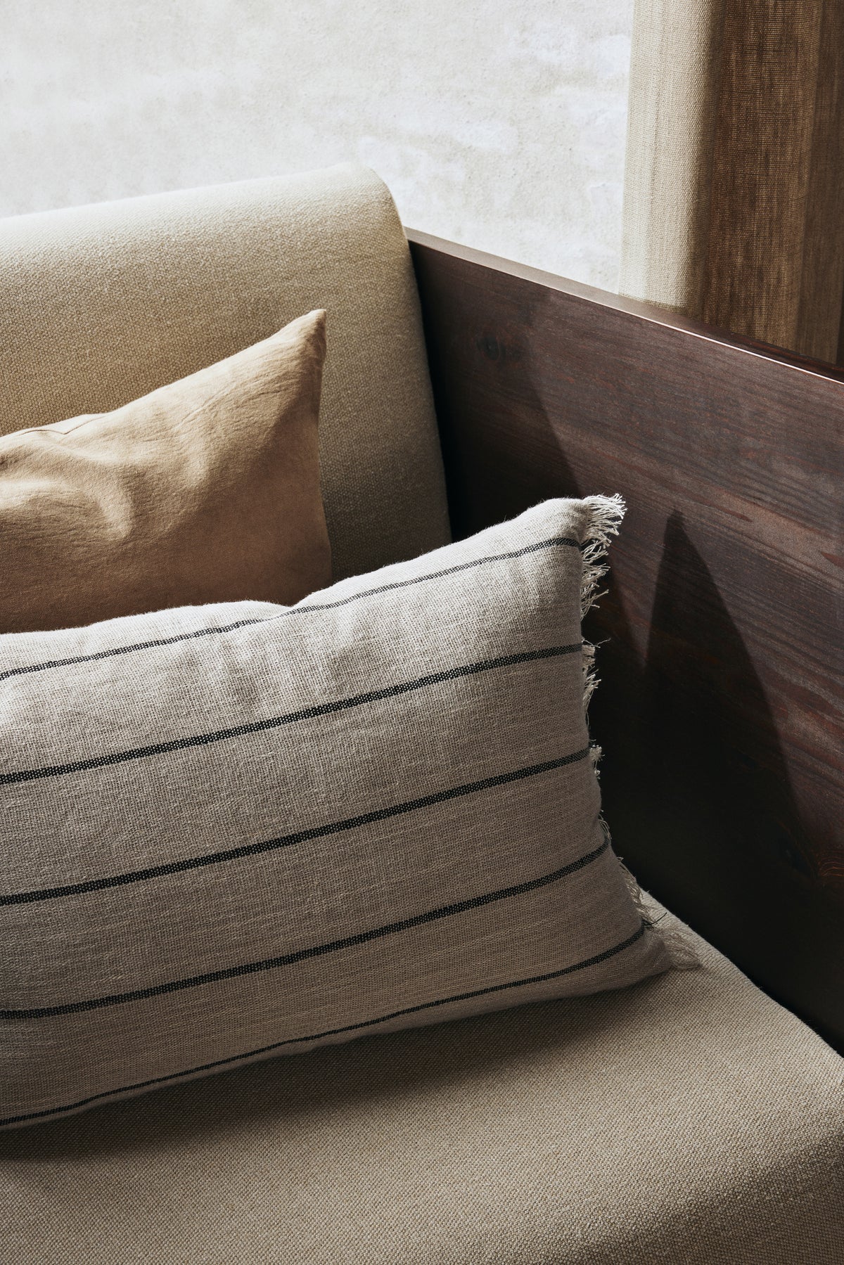 Ferm Living Calm Coussin - Rectangulaire - Camel/Black