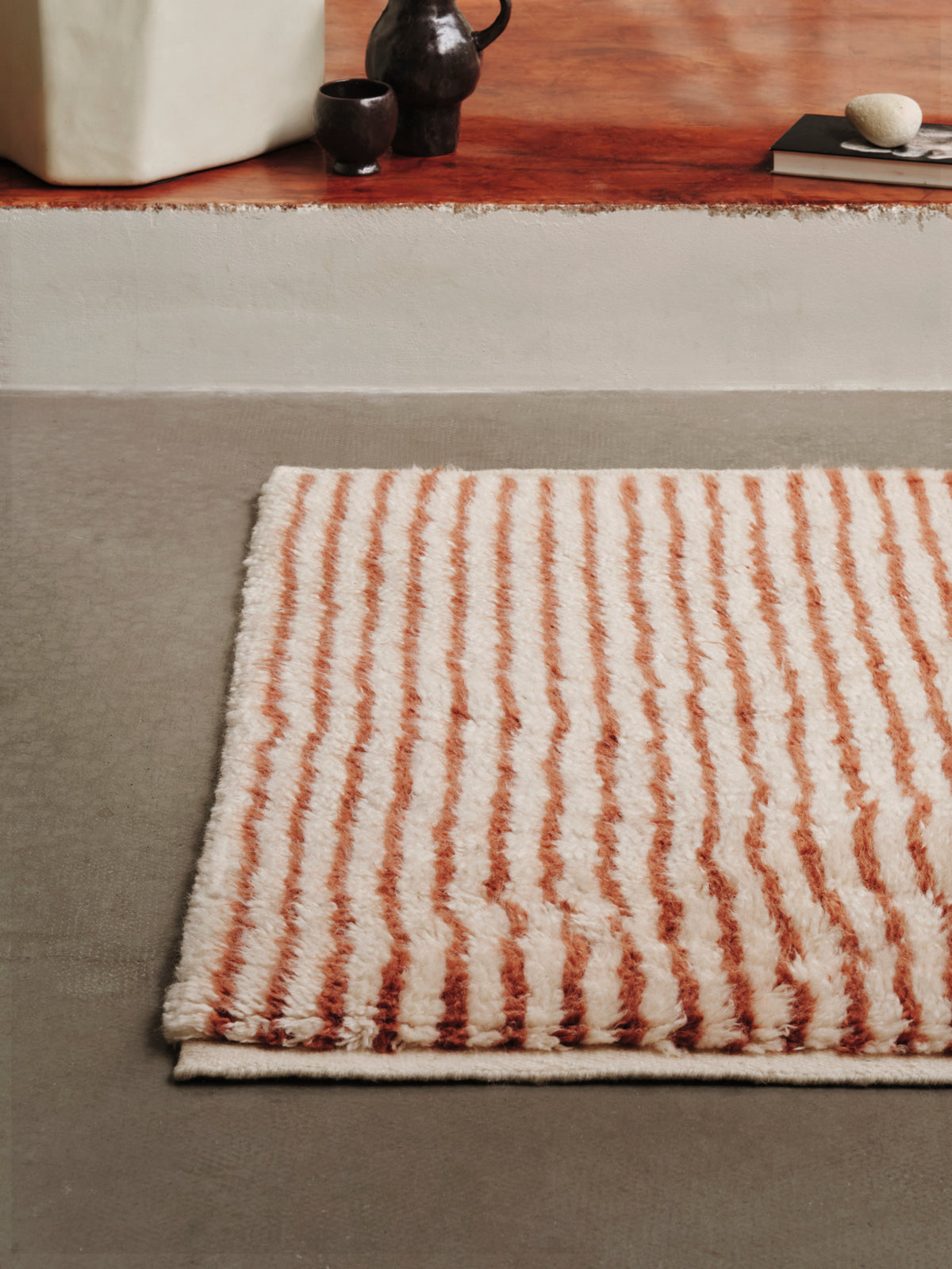 Tapis Ferm Living Kami Knotted - 80 x 120 - Off-white/Red Brown
