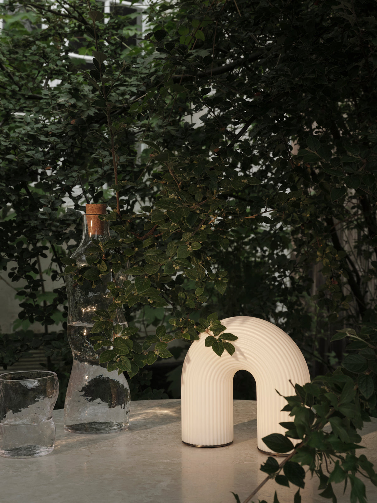 Ferm Living Vuelta - Lampada portatile - Bianco