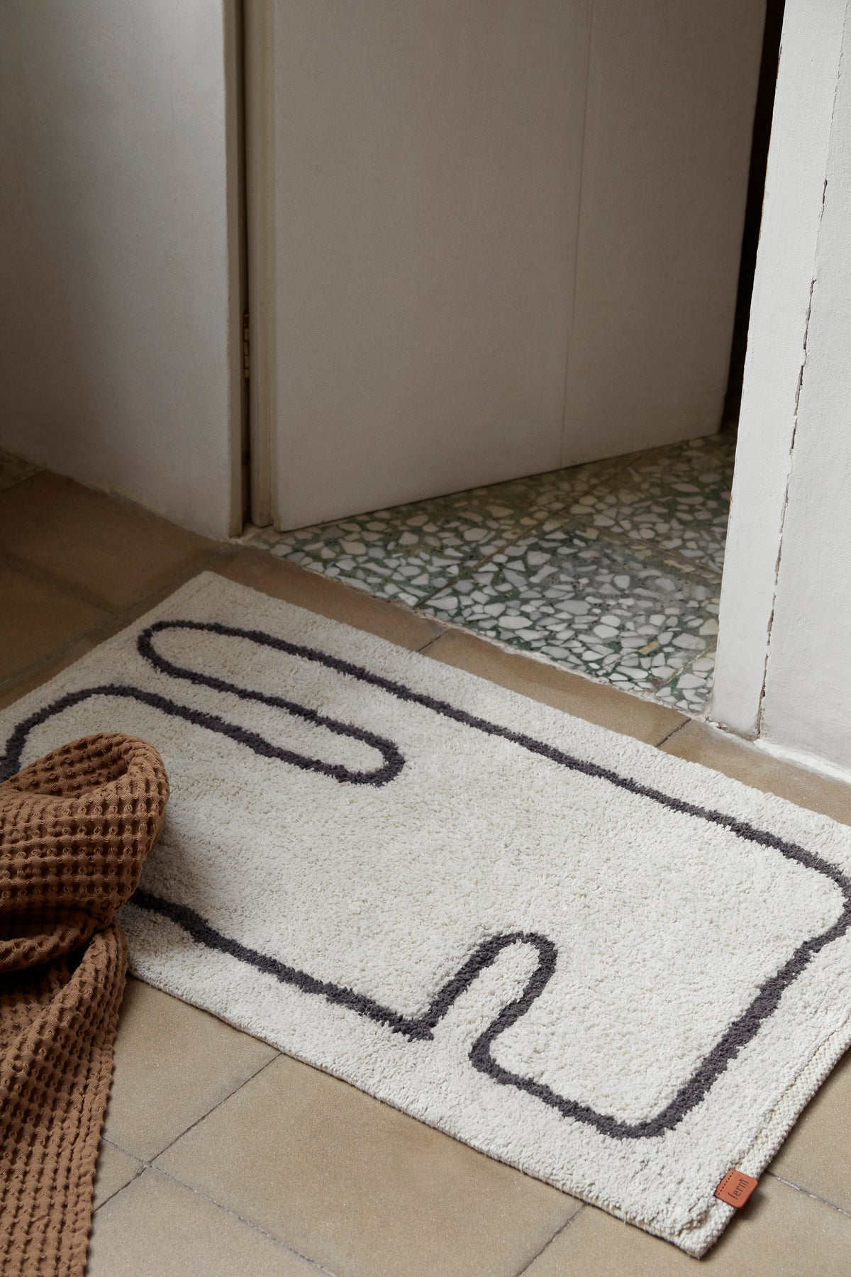 Ferm Living Lay Tapis lavable - Blanc cassé/Café
