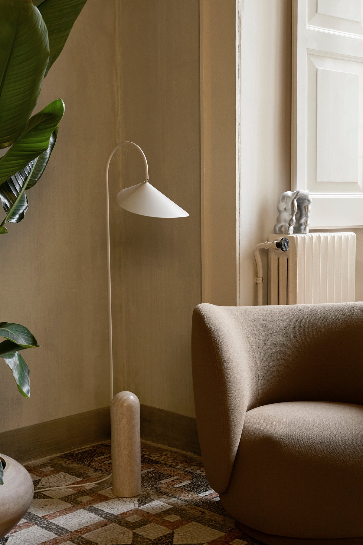 Ferm Living Arum floor lamp - Cashmere
