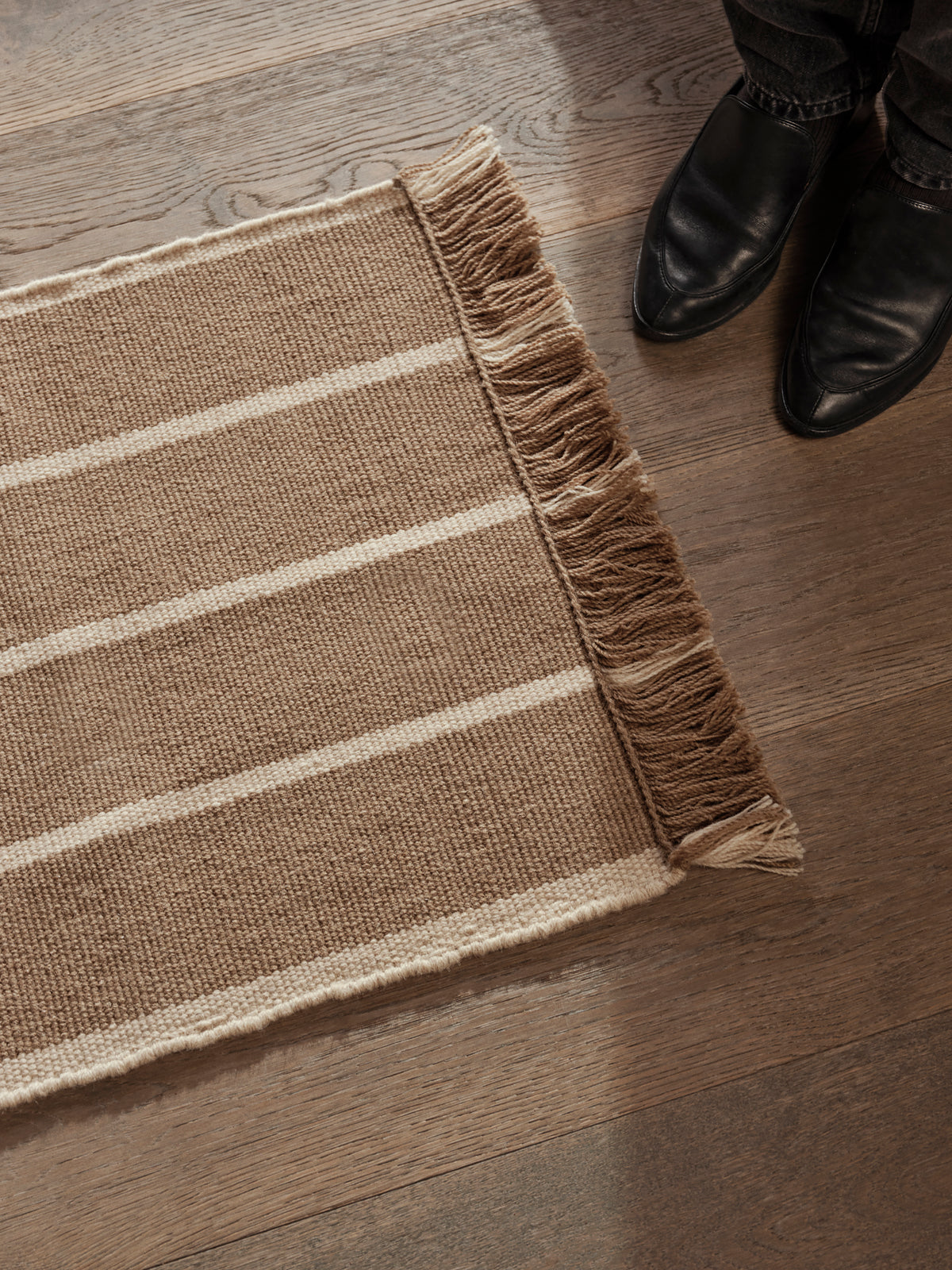 Ferm Living Calm Kelim Mat - 50 x 70 - Dark Sand/Off-white