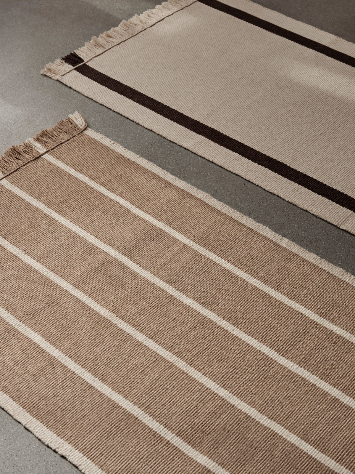 Ferm Living Calm Kelim Runner - 80 x 200 - Sable foncé/blanc cassé
