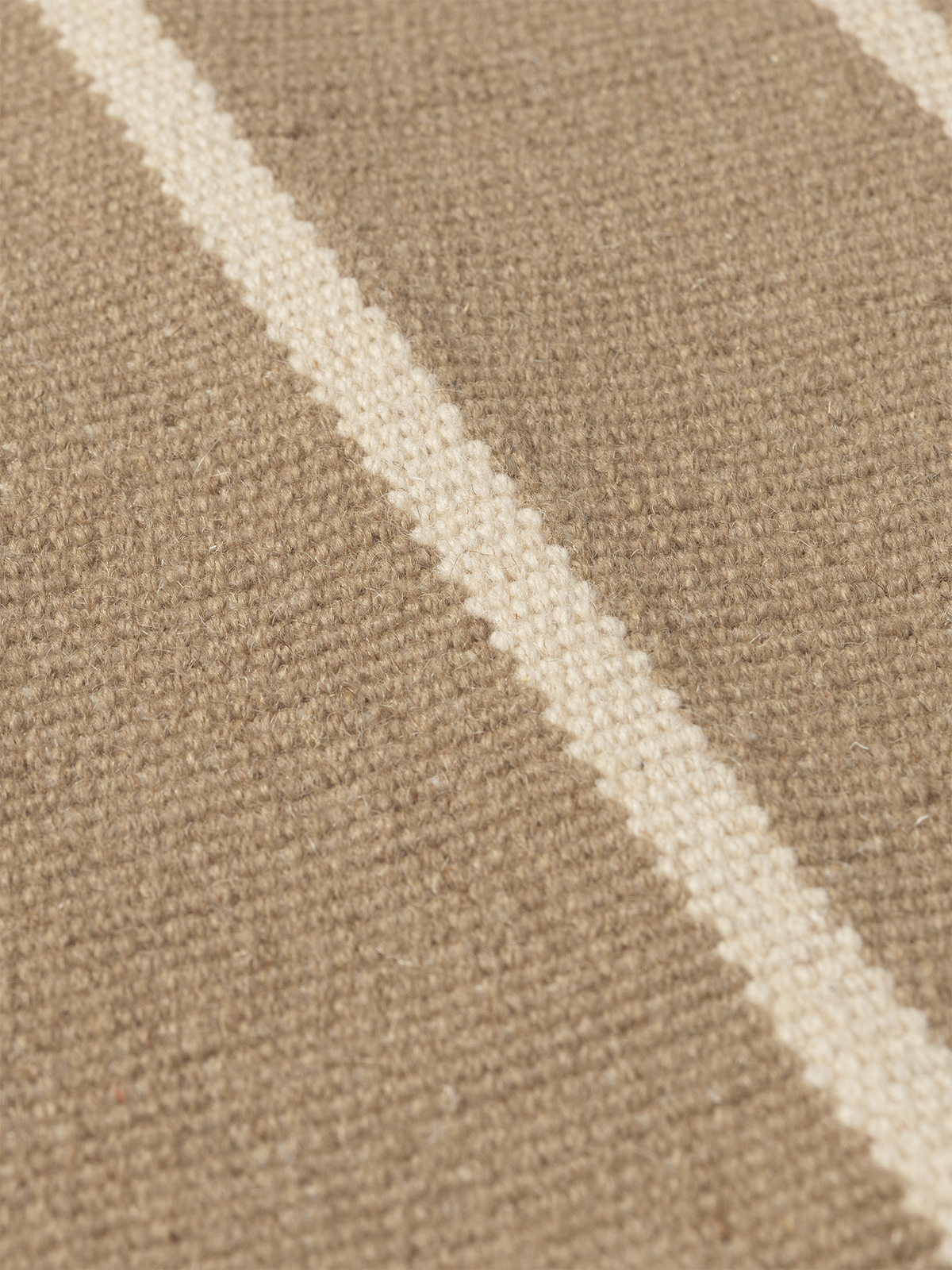 Ferm Living Calm Kelim Teppich - 200 x 300 - Dark Sand/Off-white