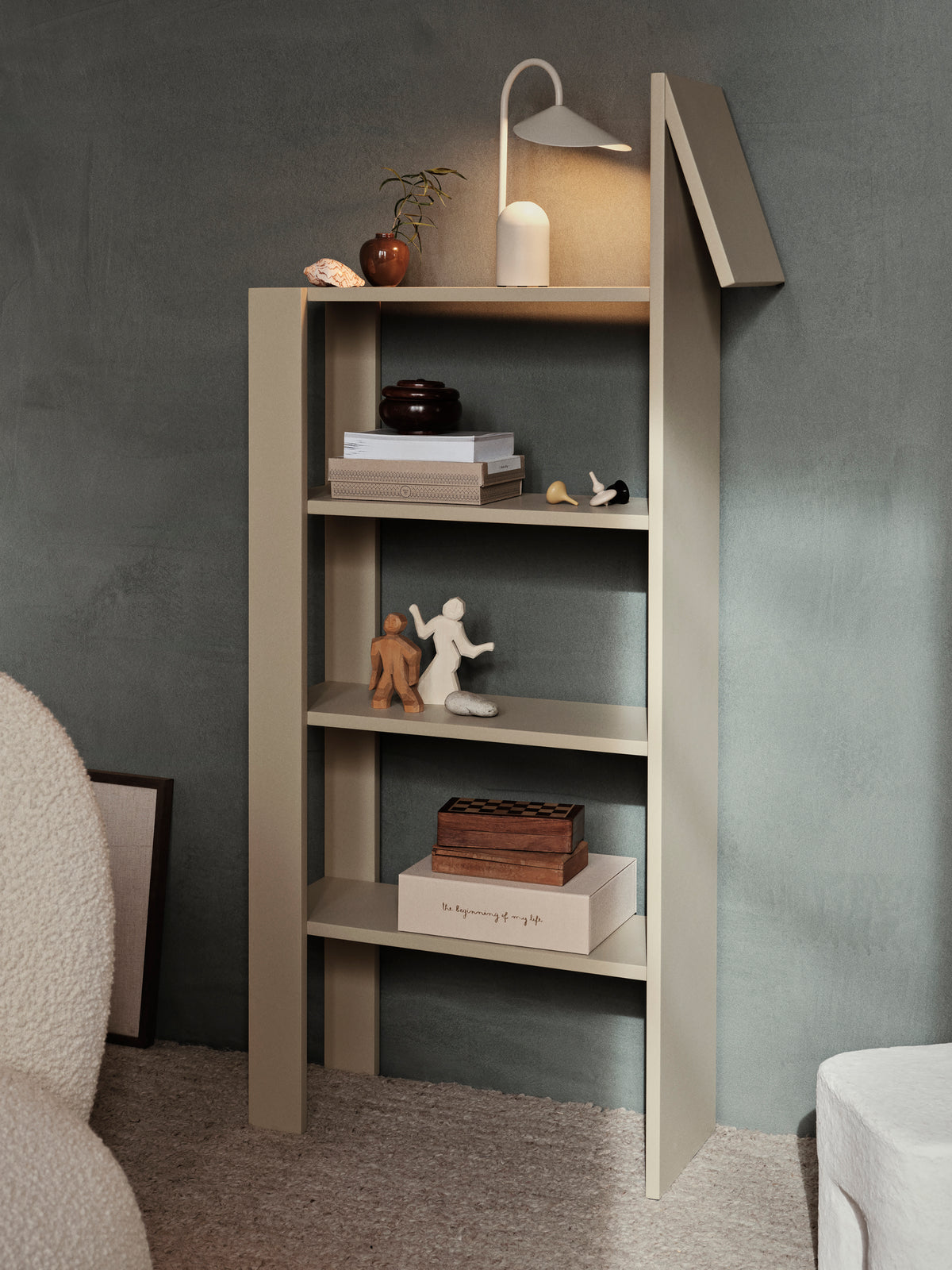 Ferm Living Giraffe bookcase - Cashmere