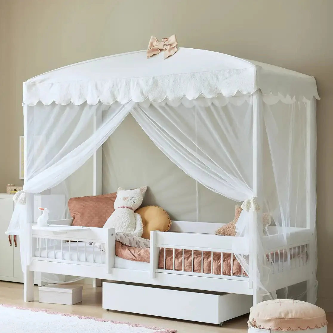 Lifetime Kidsrooms four-poster bed - Breeze White