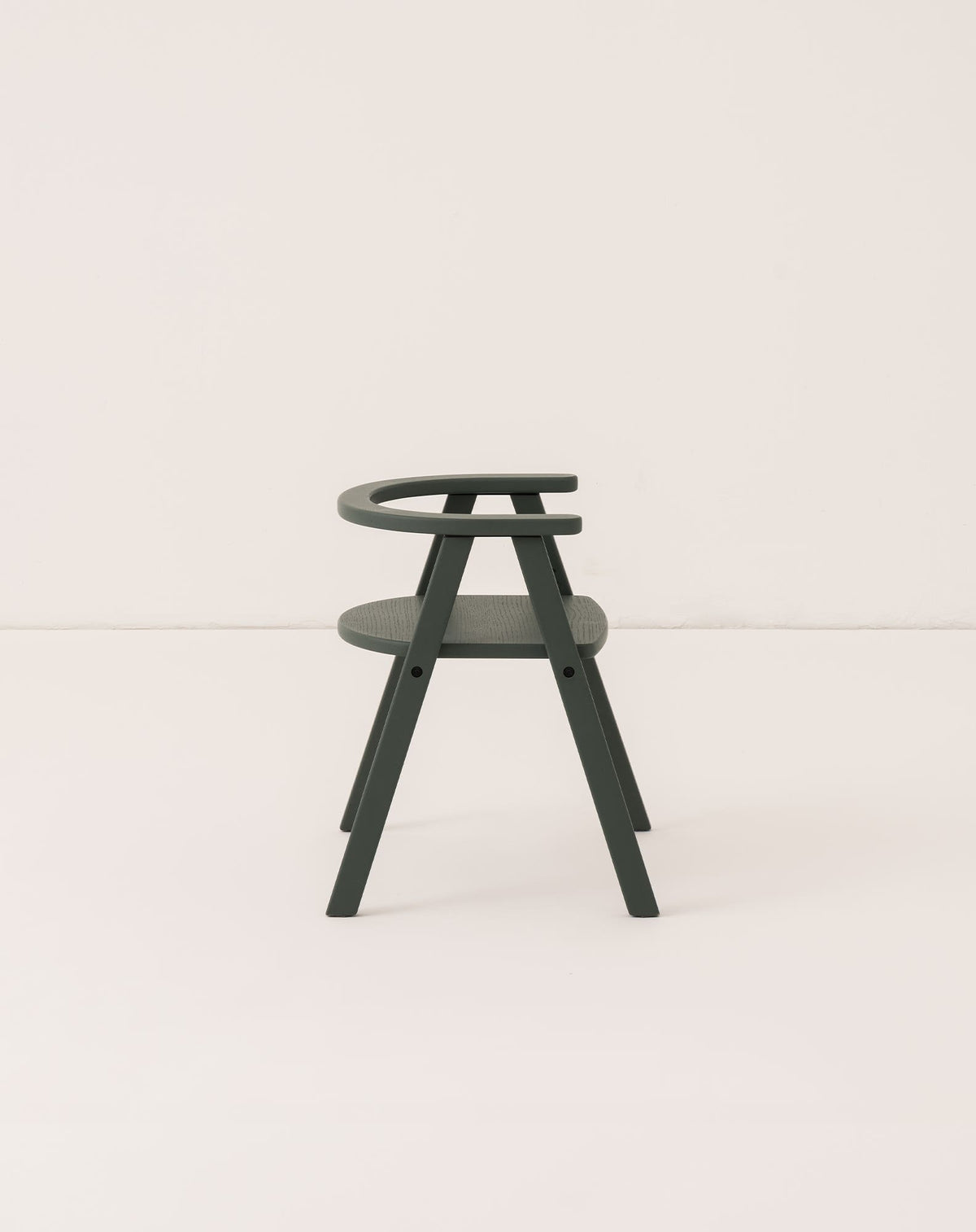 Nobodinoz Growing Green children's table with 1 chair red