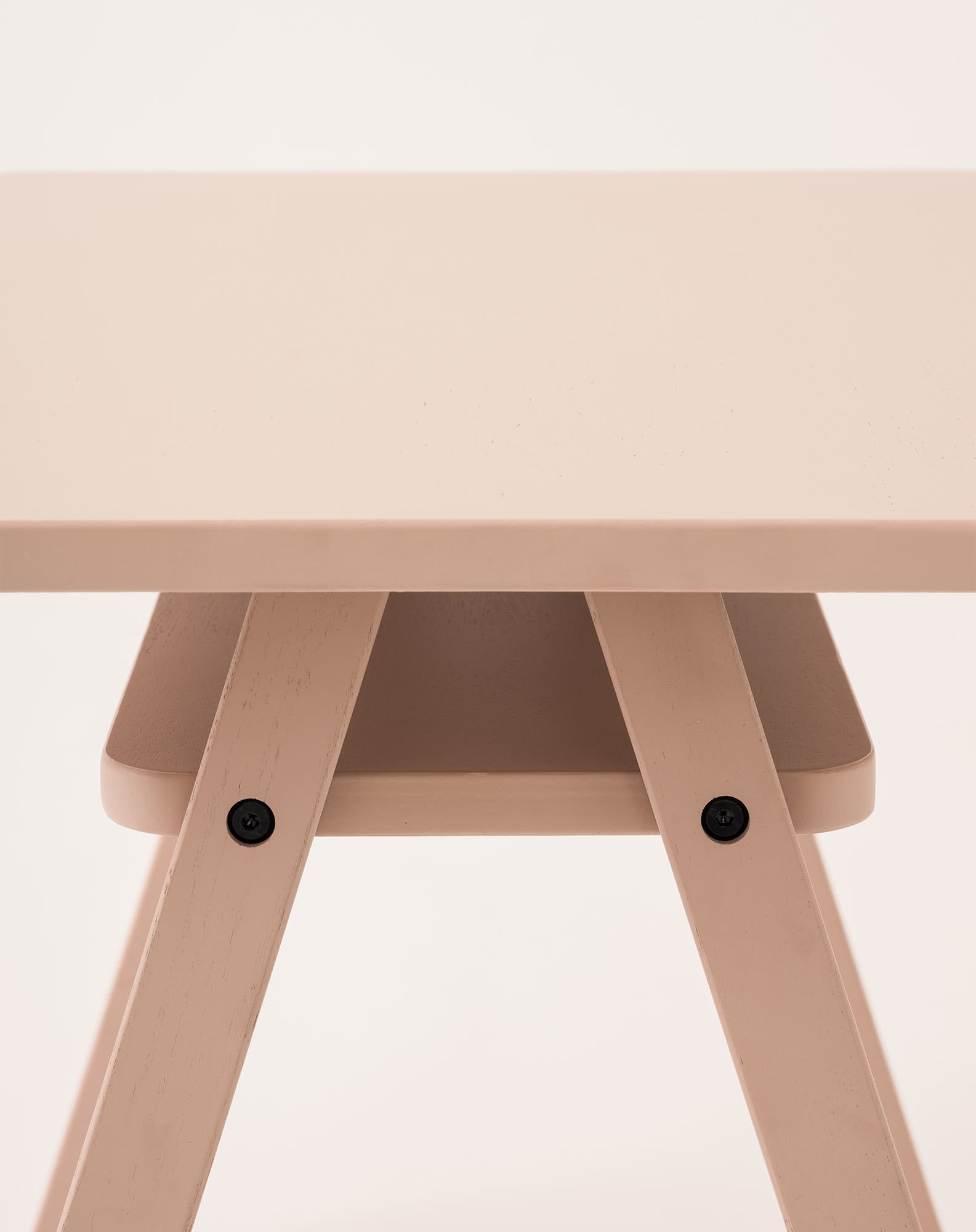 Nobodinoz Growing Green children's table colored red