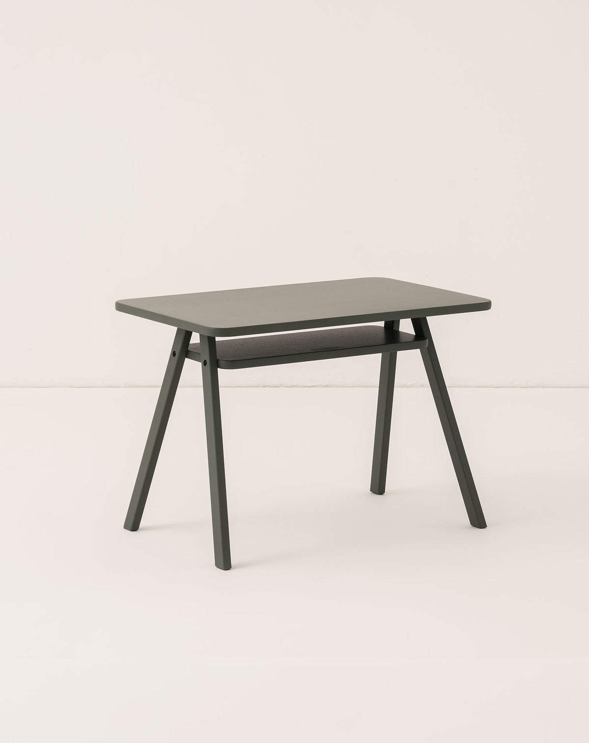 Nobodinoz Growing Green children's table with 2 chairs red
