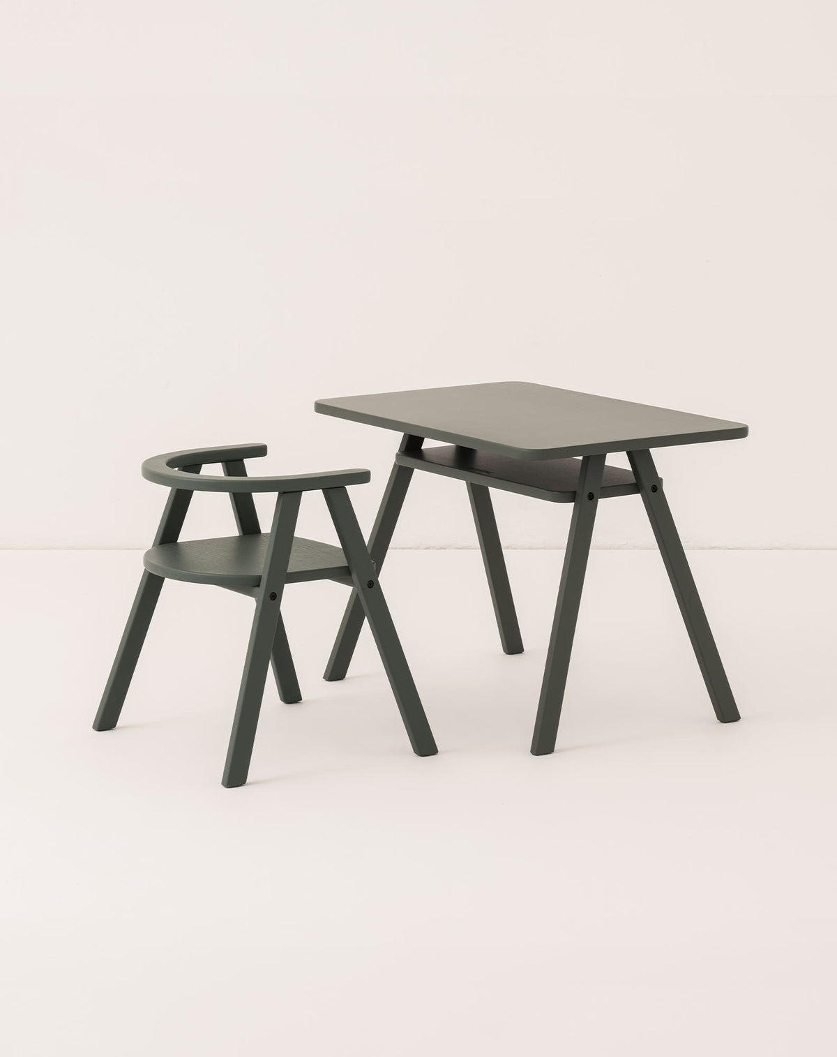 Nobodinoz Growing Green children's table with 1 chair red