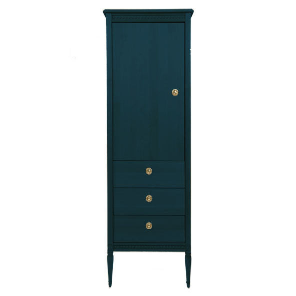 Gustavienne closet dark green