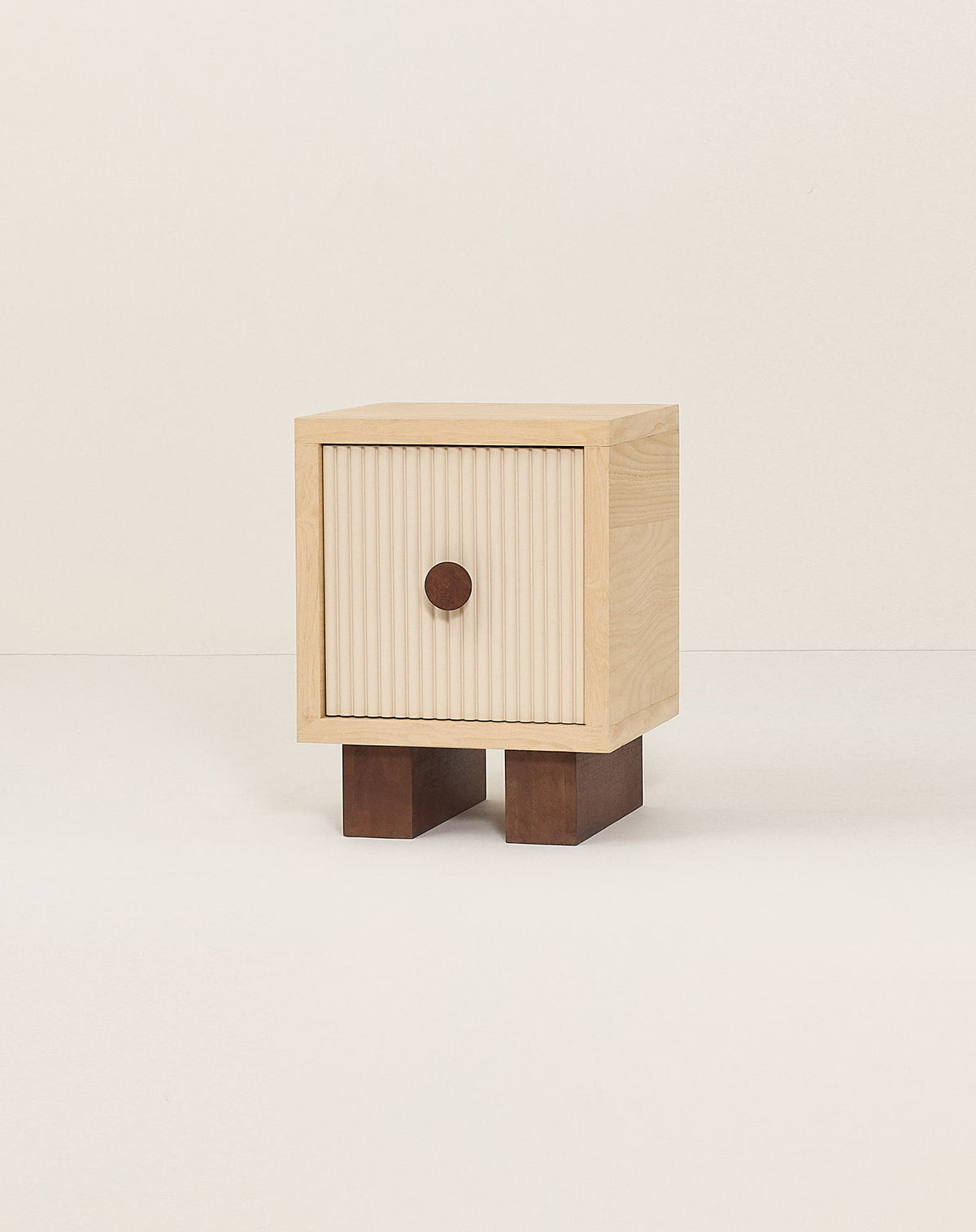 Nobodinoz Heju bedside table