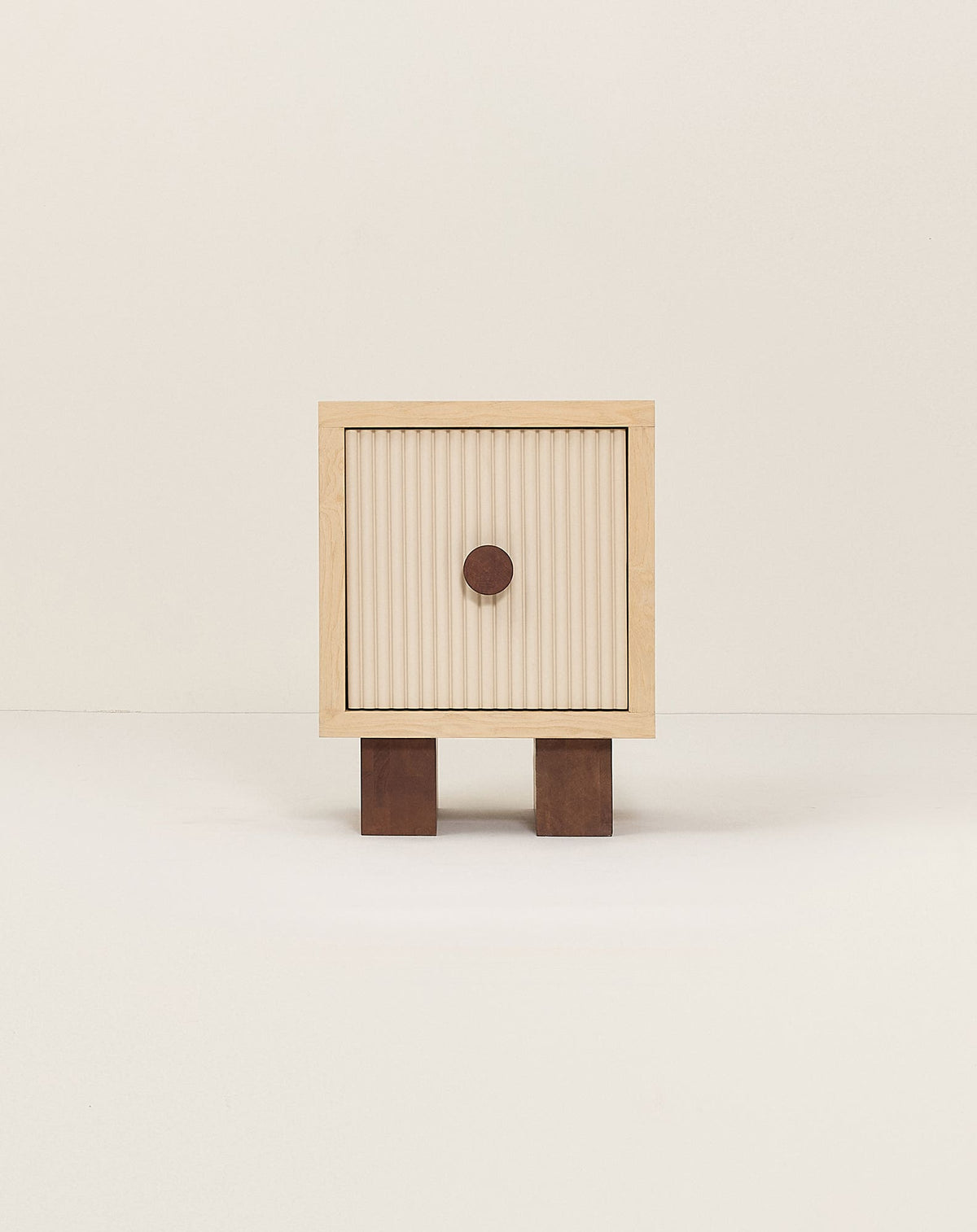 Nobodinoz Heju bedside table