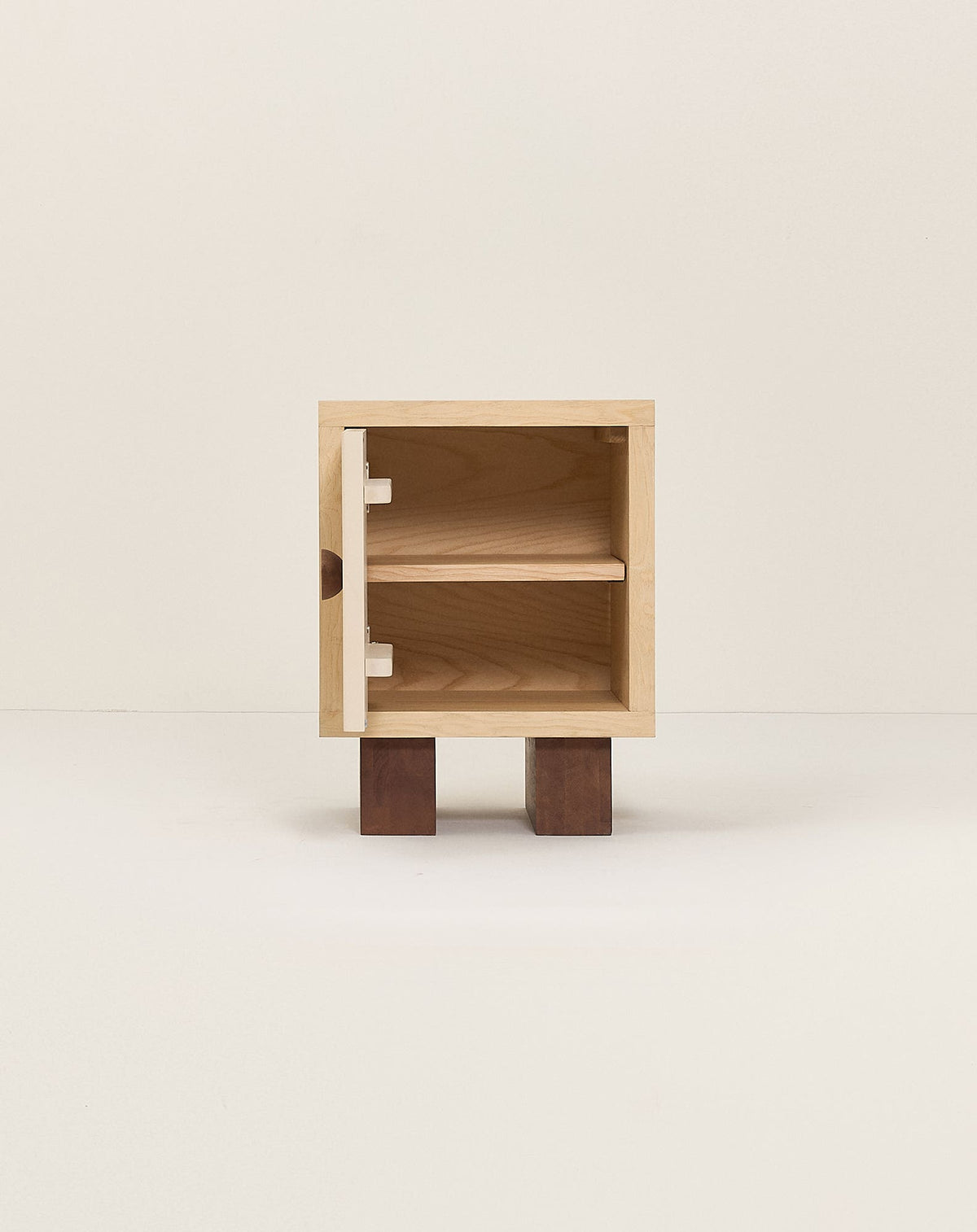 Nobodinoz Heju bedside table