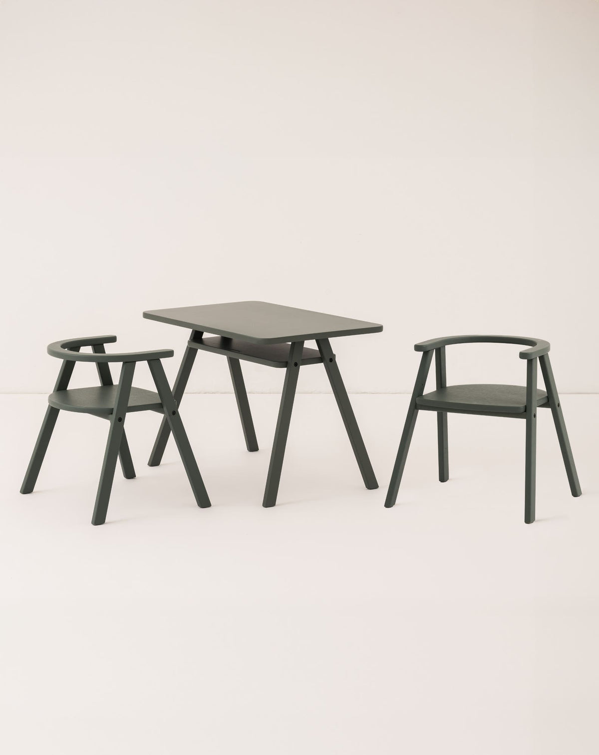 Nobodinoz Growing Green children's table with 2 chairs red