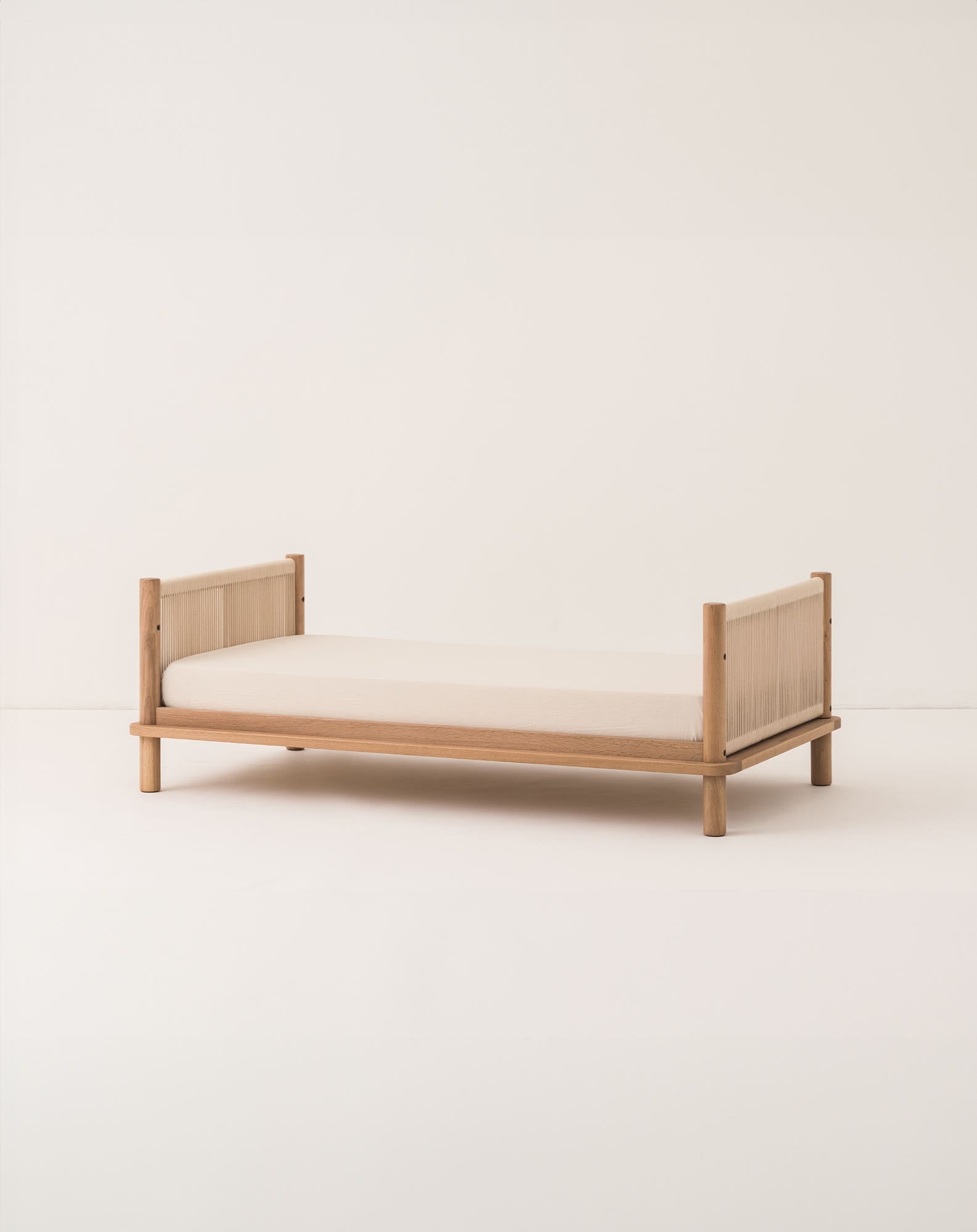 Nobodinoz Latitude junior bed