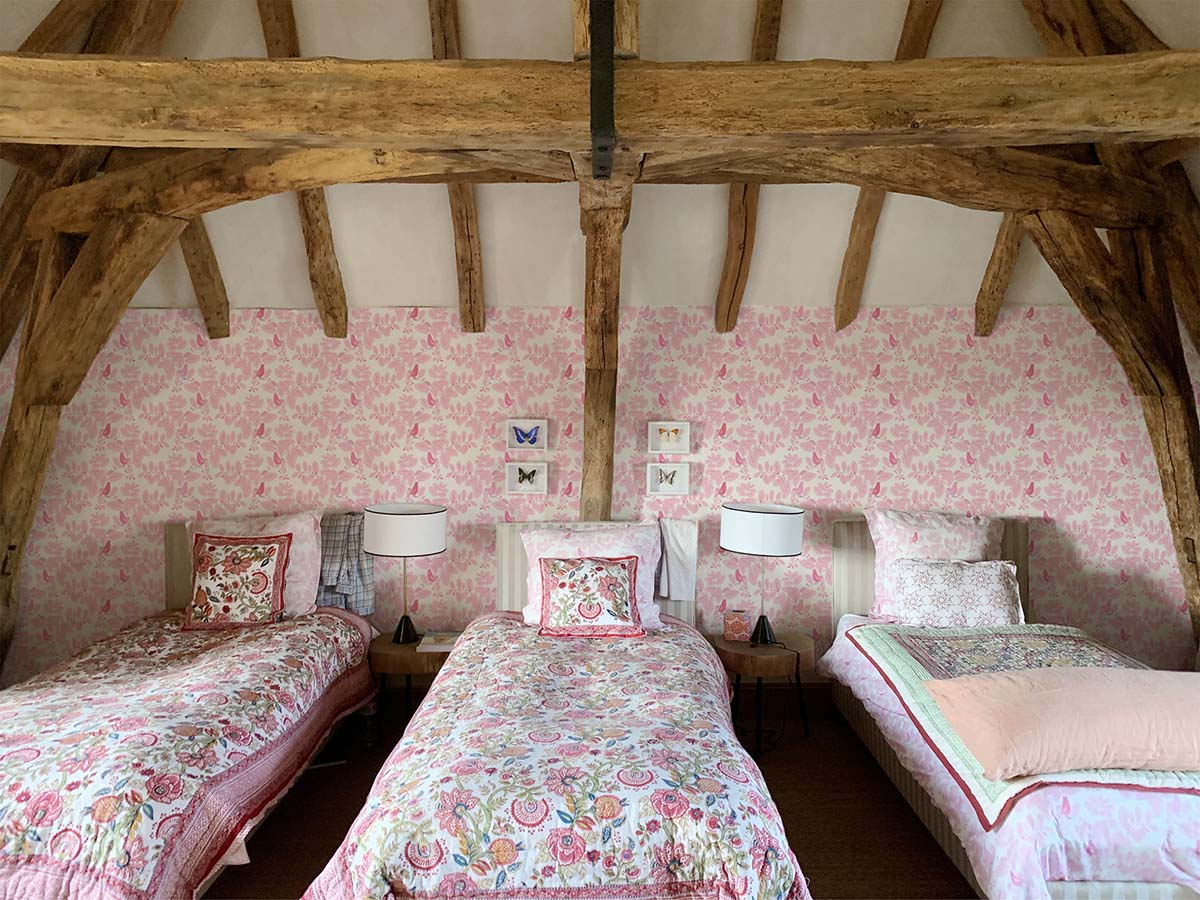 Little Cabari wallpaper SONGE pink