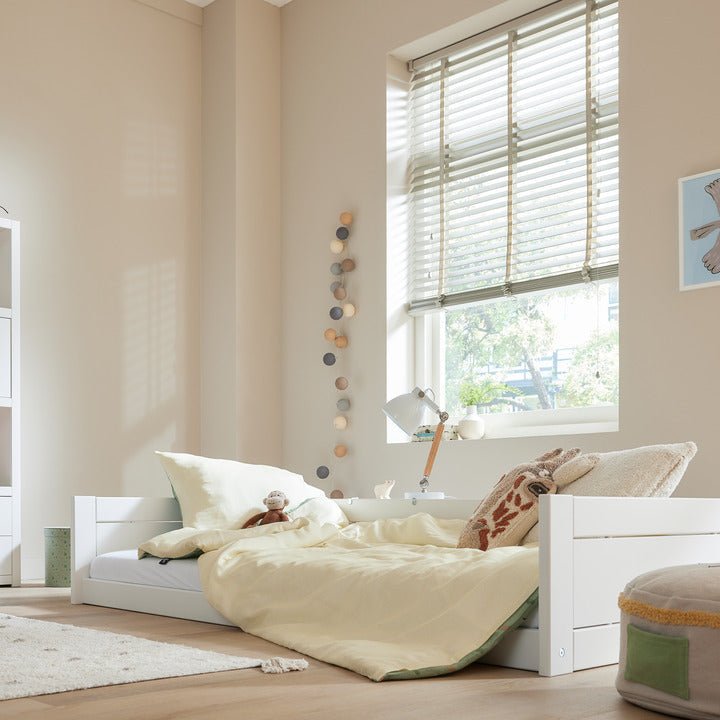 Lifetime Kidsrooms Montessori floor bed white