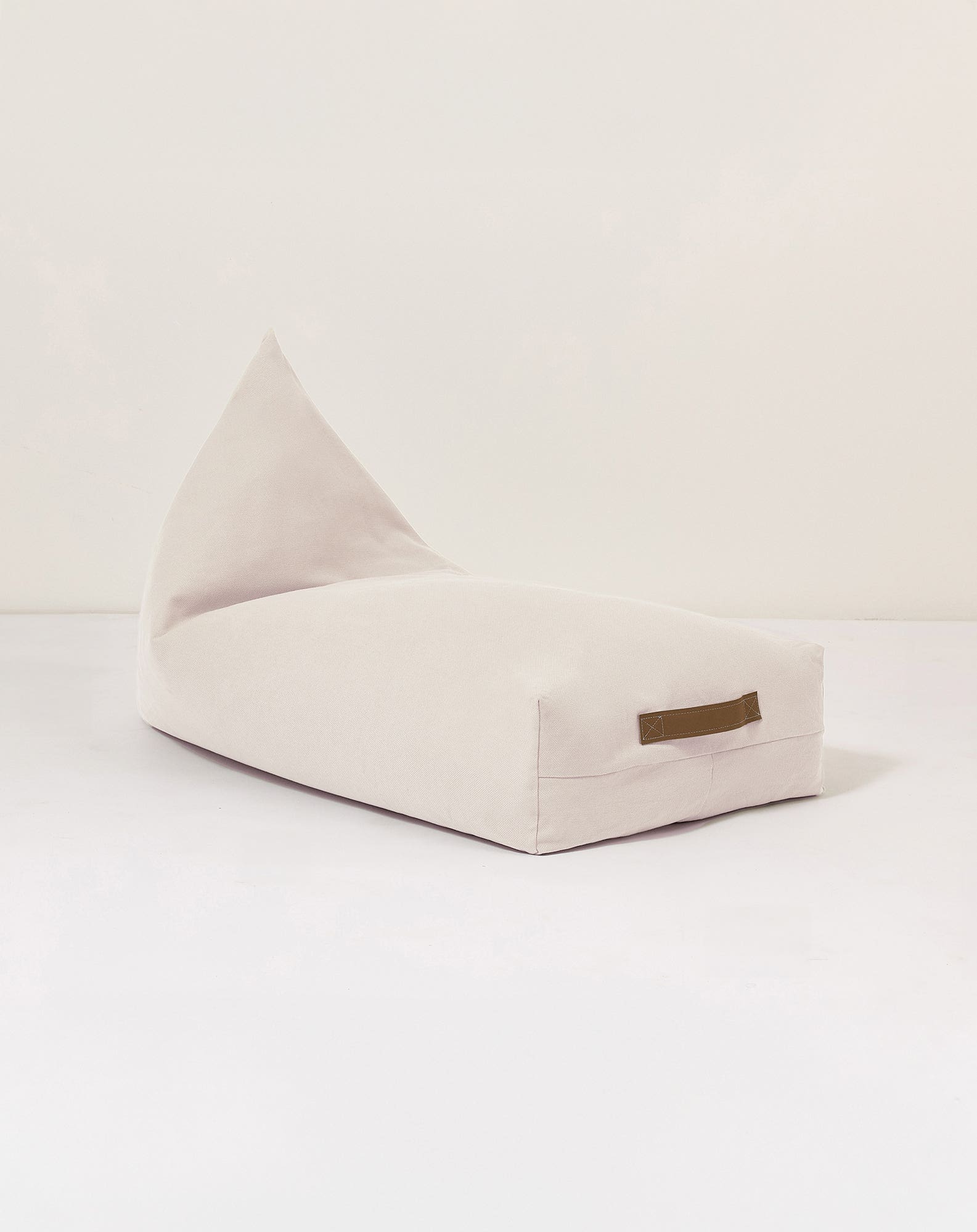 Nobodinoz pouf long Oasis taille enfant naturel