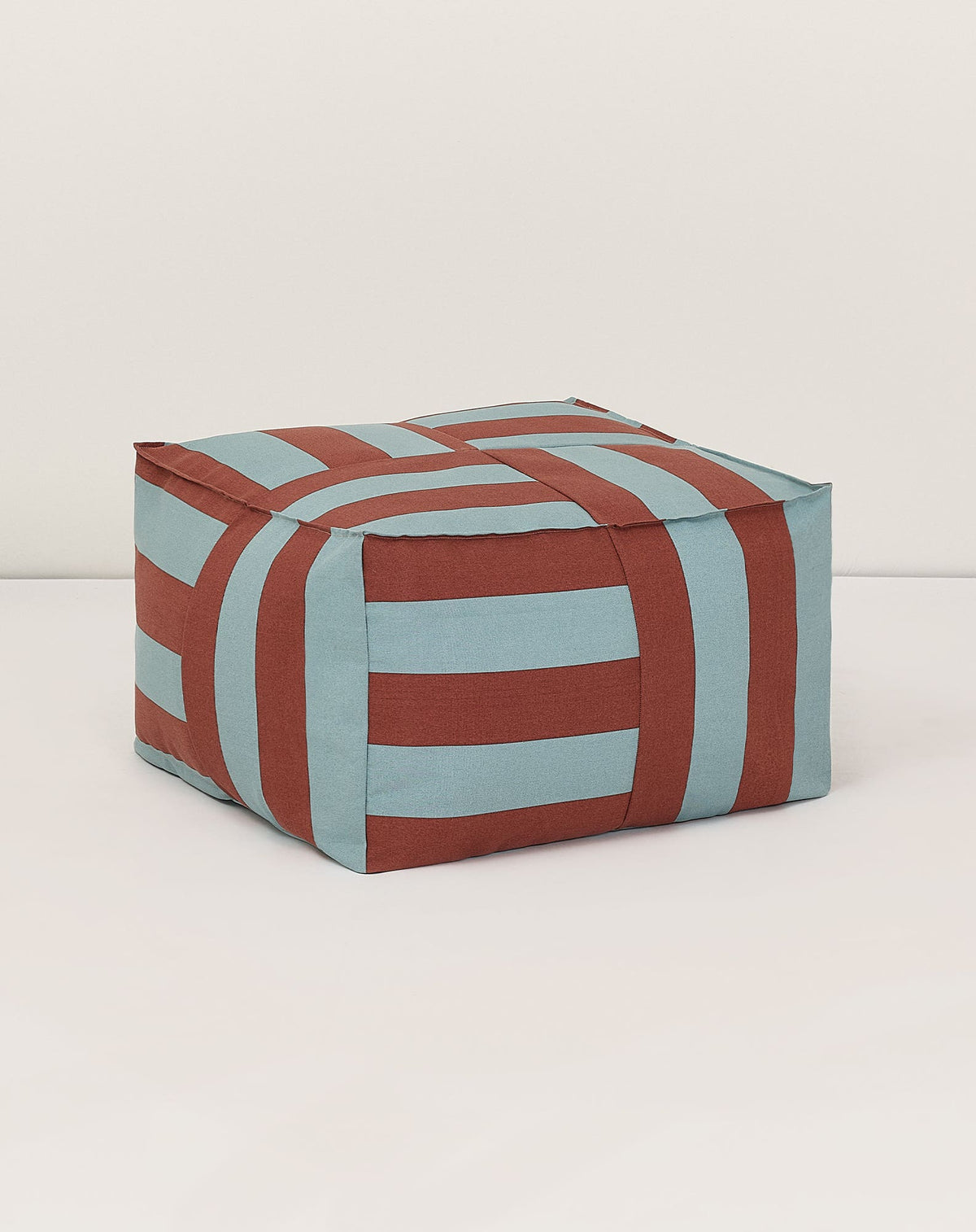 Nobodinoz Outdoor Sitzpouf Otto Erwachsenengrösse Variante 2920