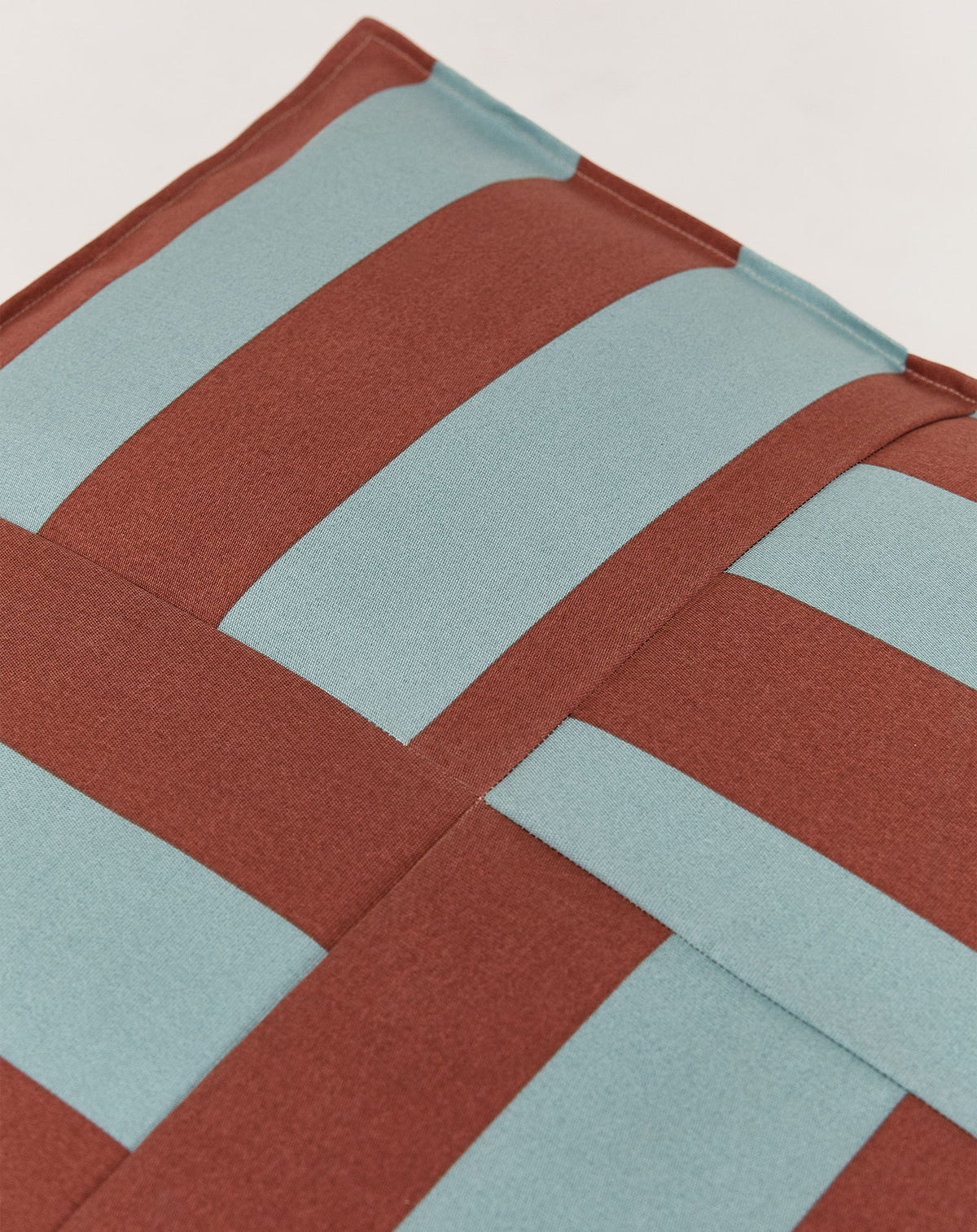 Nobodinoz Outdoor Sitzpouf Otto Erwachsenengrösse Variante 2920