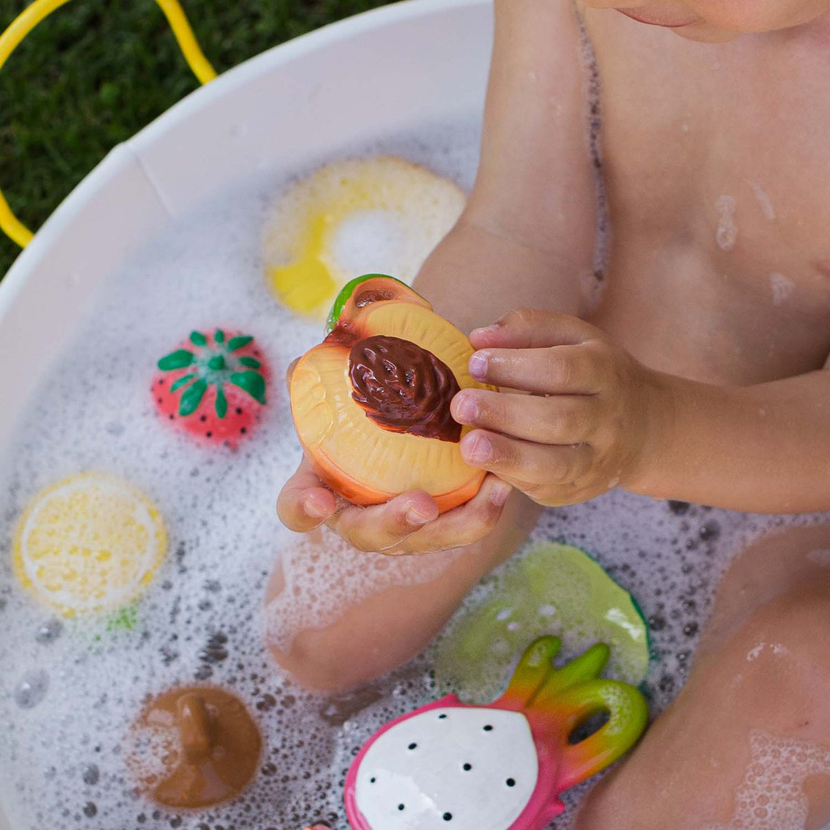 Oli & Carol Palm Beach the peach teething ring