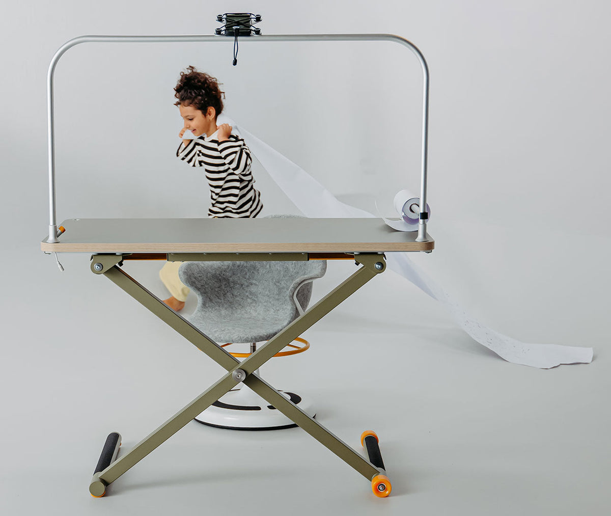 Poptop desk lamp