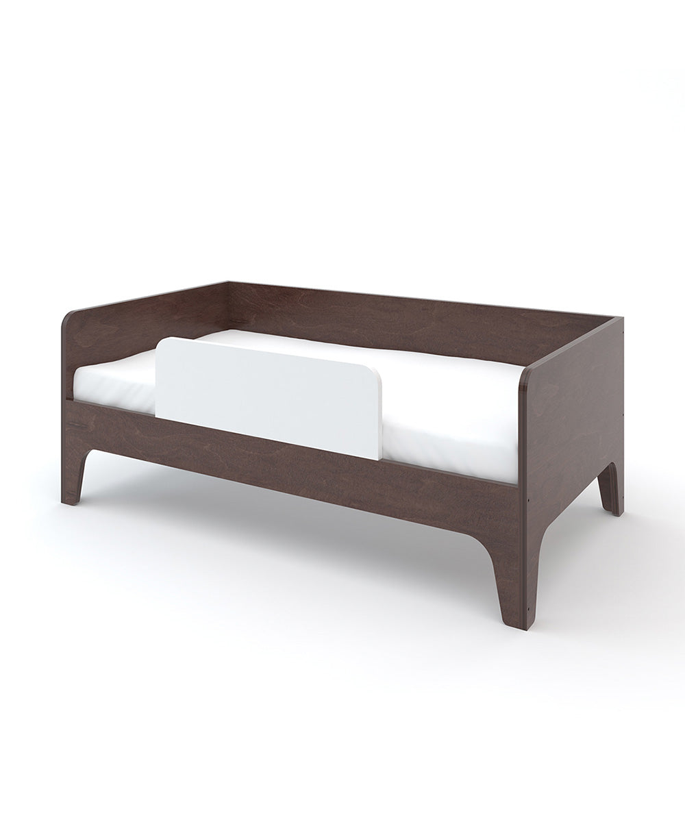 Oeuf NYC Perch Lit pour bébé, Blanc / Noyer