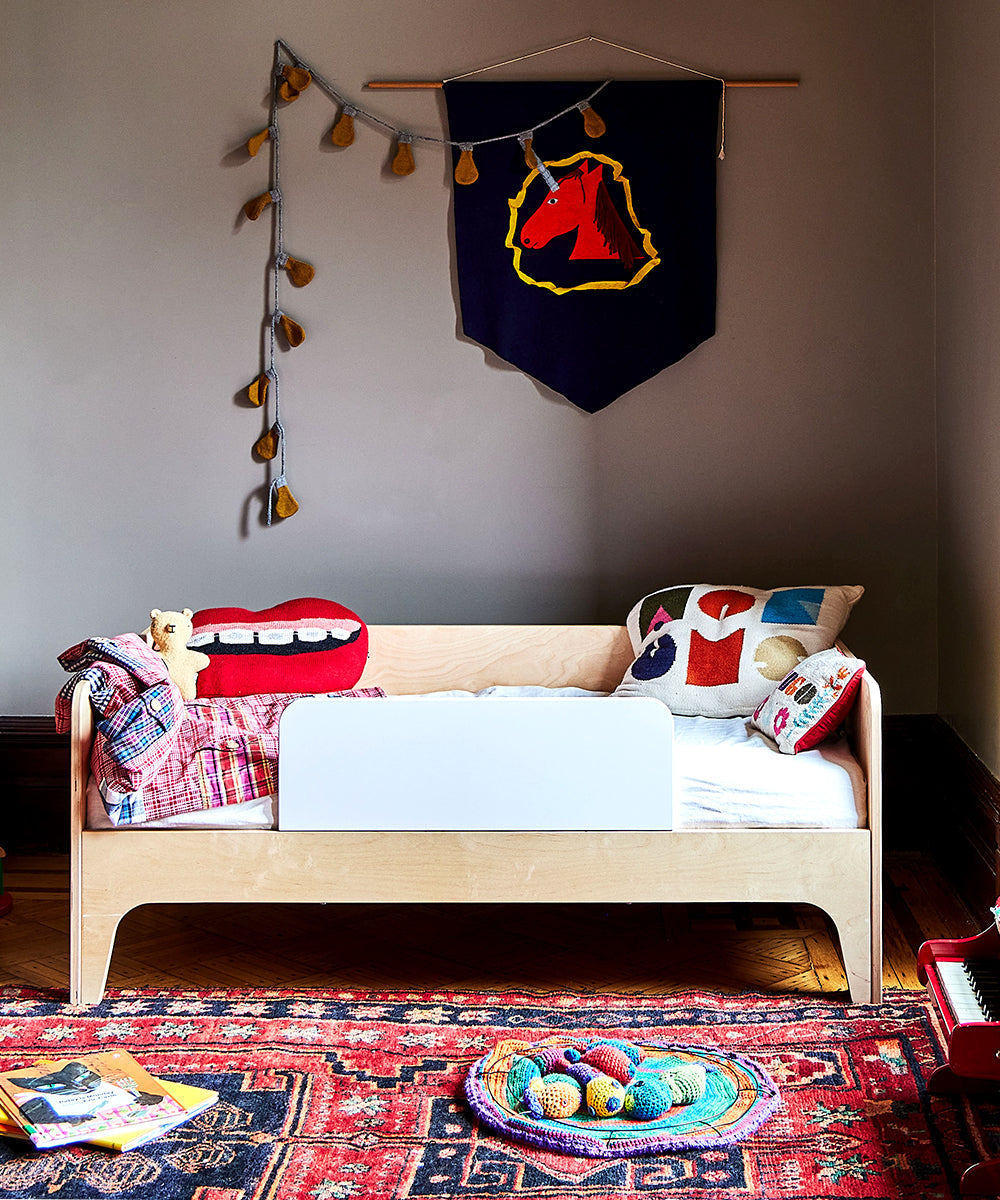 Oeuf NYC Perch toddler bed, white / walnut