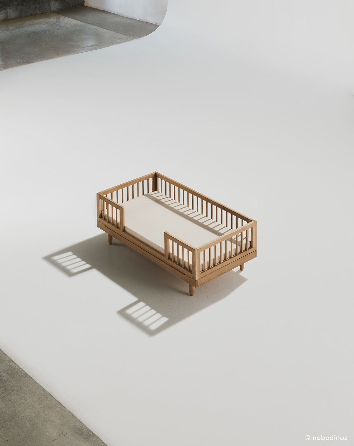 Nobodinoz Pure mitwachsendes Juniorbett aus Eichenholz 70x140