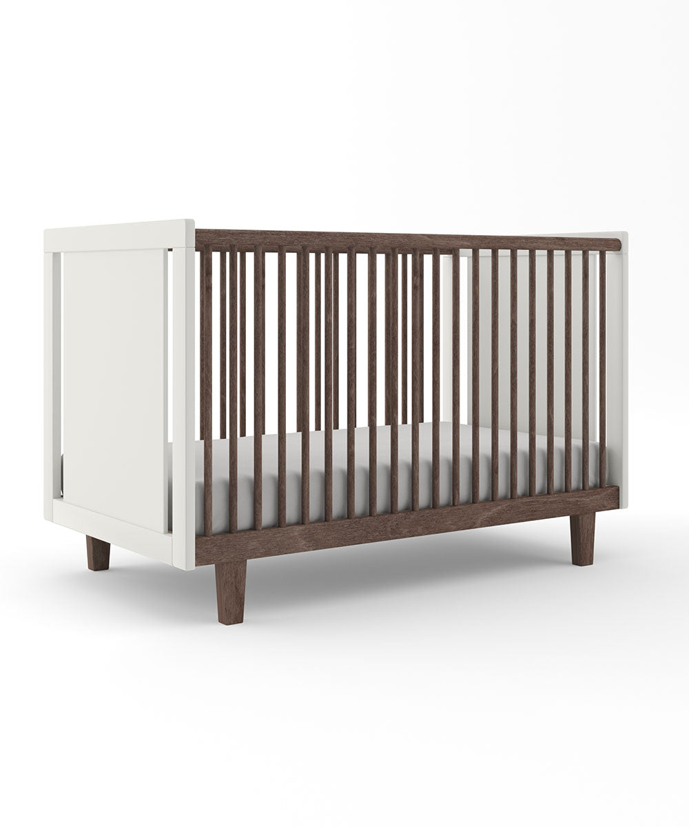 Lettino per bambini Rhea di Oeuf NYC, noce
