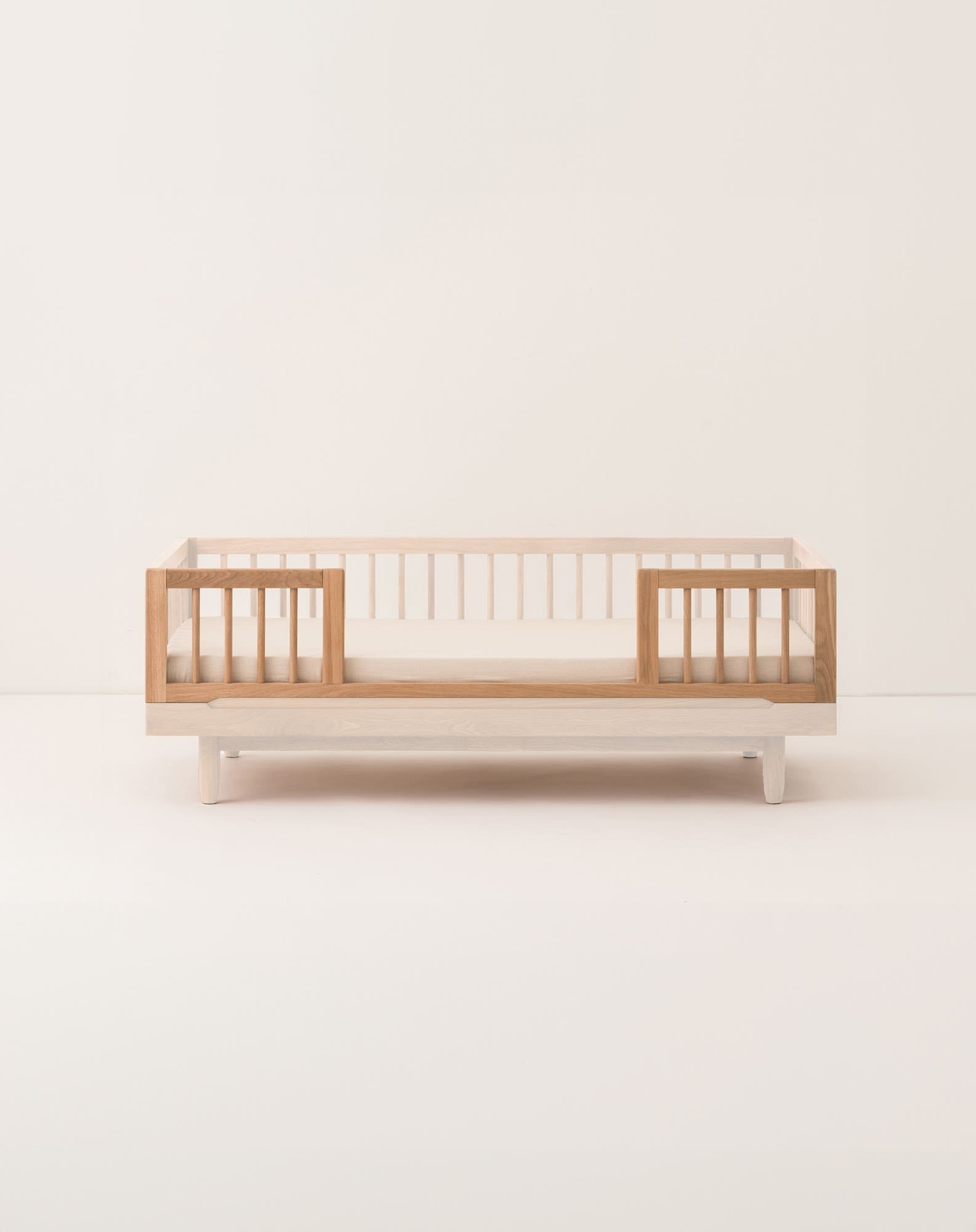 Nobodinoz Pure safety gate made of oak wood 140