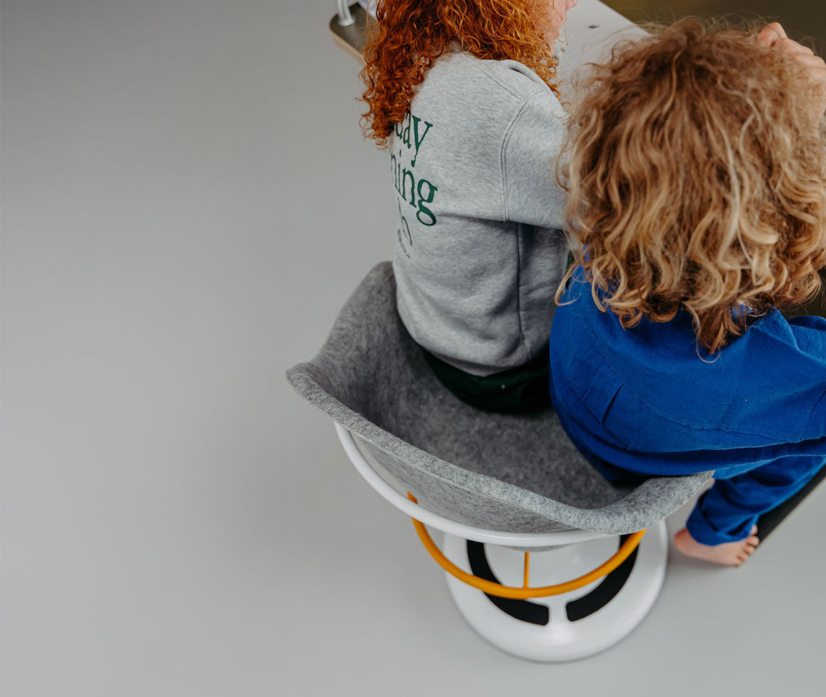 Poptop height-adjustable children's desk chair