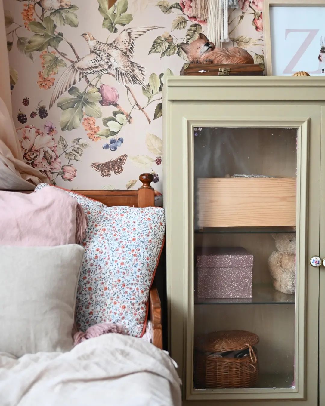 Dekornik wallpaper Secret Paradise neutral stripes 100 x 280